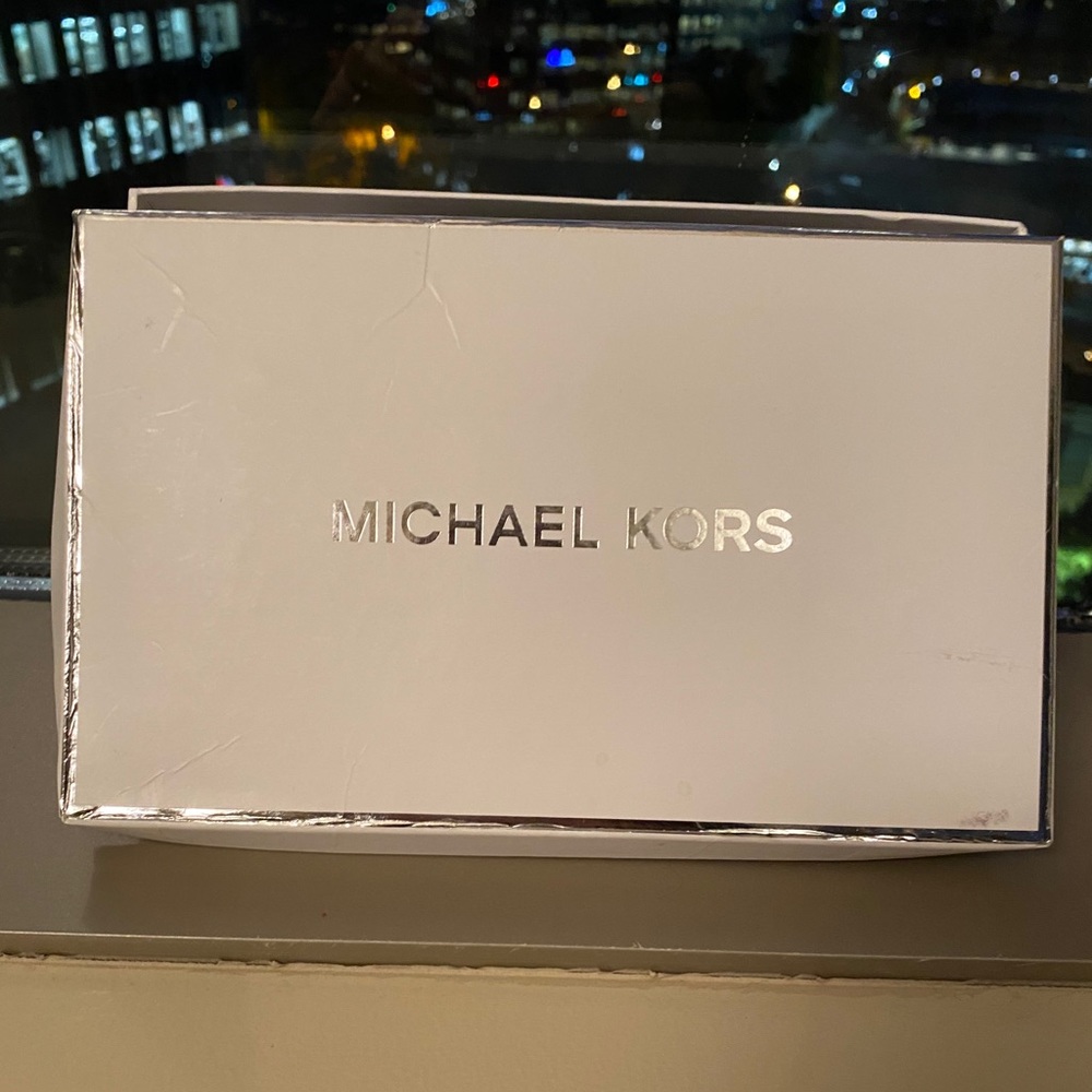 Michael Kors Wristlet wallet